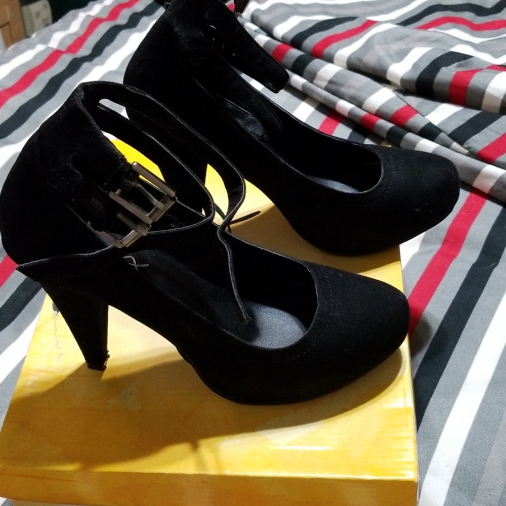 Women's shoes